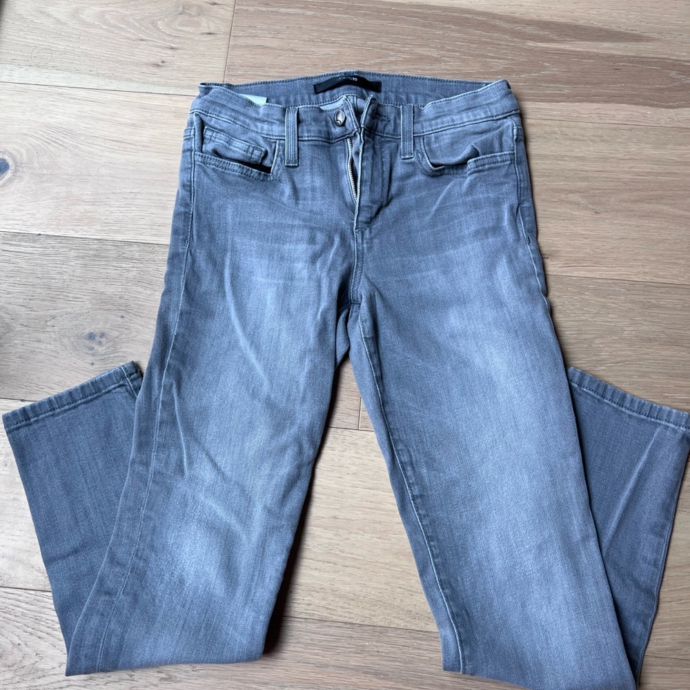 Joe’s Jeans 〰️ straight leg. Fit like size 2.